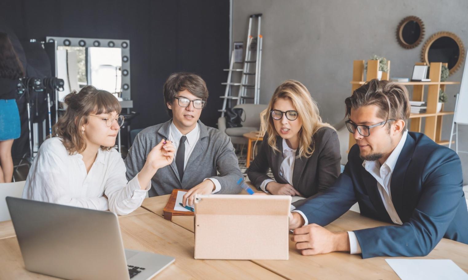 Espacio de trabajo colaborativo donde desarrollamos estrategias financieras personalizadas